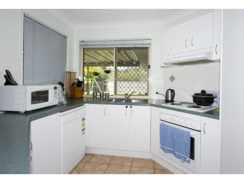 6 Library Ct, Meadowbrook QLD 4131