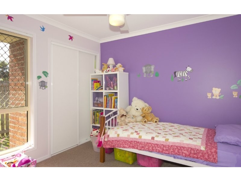 6 Library Ct, Meadowbrook QLD 4131