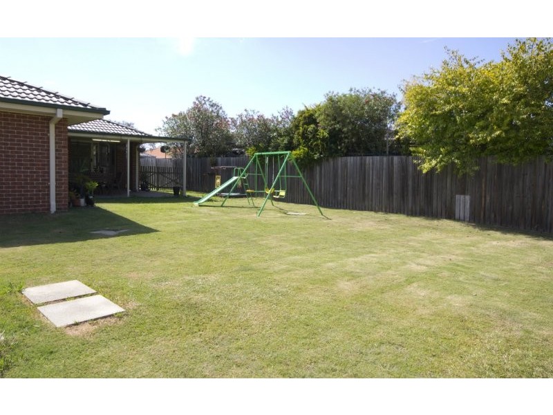 6 Library Ct, Meadowbrook QLD 4131