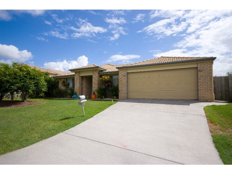 8 Paul Drive, Regents Park QLD 4118