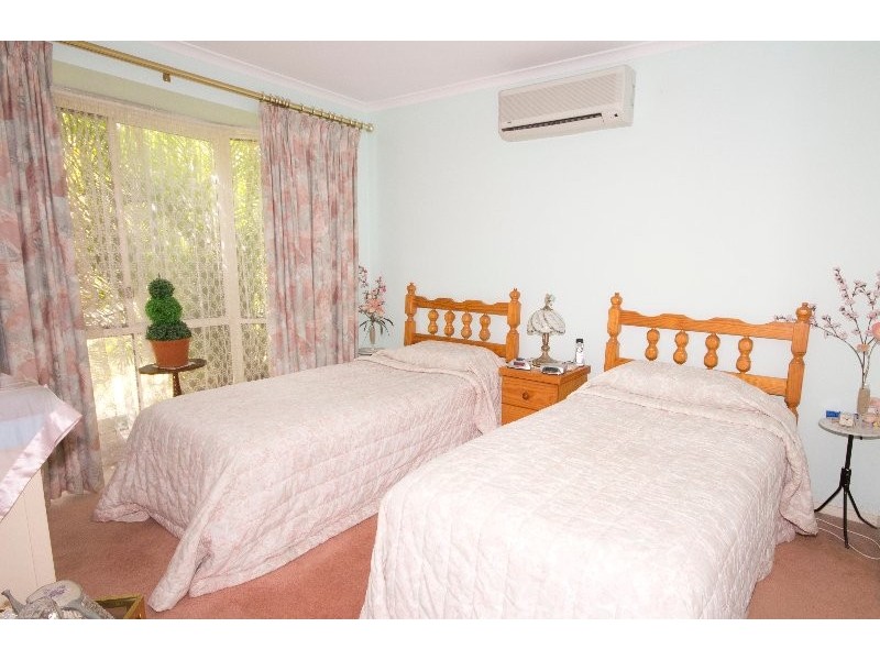 65 Regency Drive, Regents Park QLD 4118