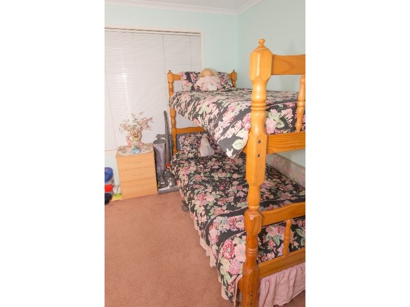 65 Regency Drive, Regents Park QLD 4118