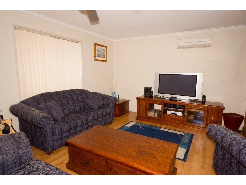 9 Front Court, Marsden QLD 4132