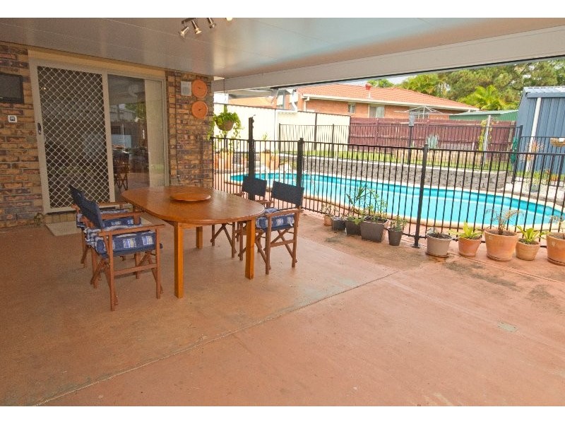 9 Front Court, Marsden QLD 4132