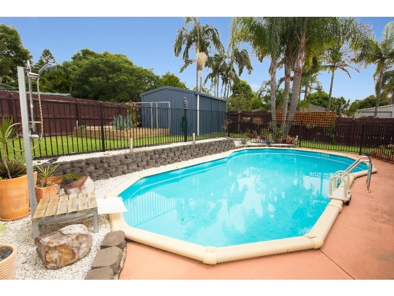 9 Front Court, Marsden QLD 4132