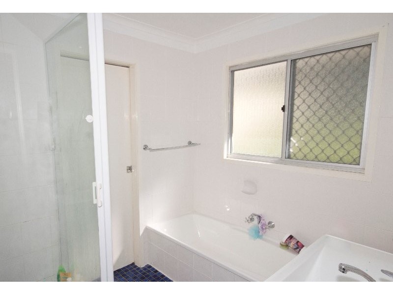 25 Mackellar Dr, Boronia Heights QLD 4124