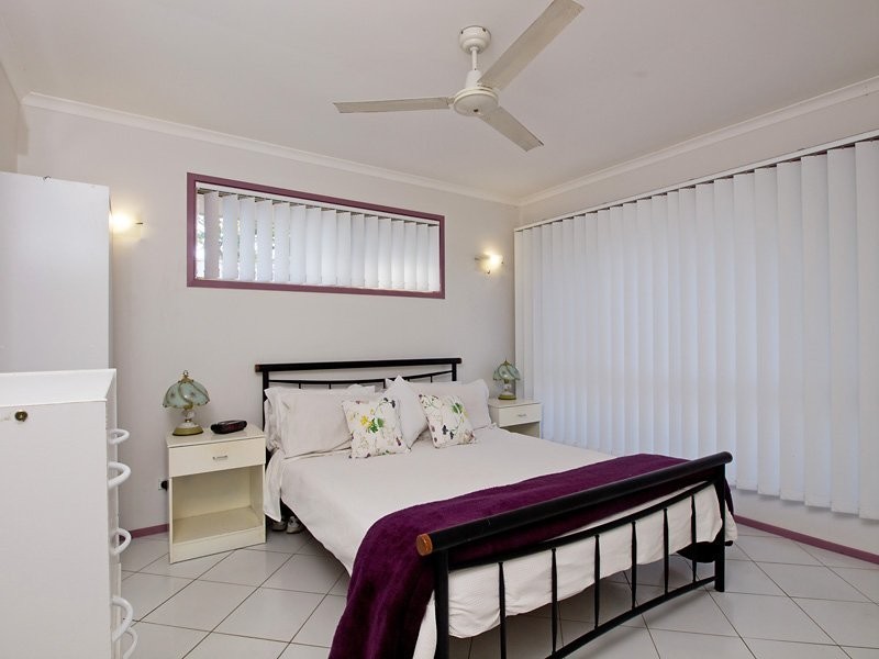 3 Leigh Place, Edens Landing QLD 4207