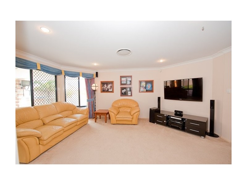 2 Clayton Court, Crestmead QLD 4132