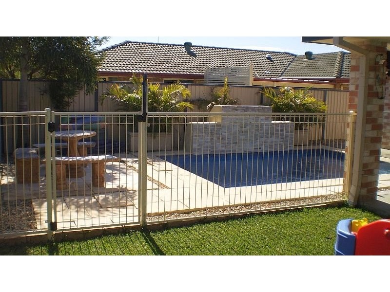 2 Clayton Court, Crestmead QLD 4132