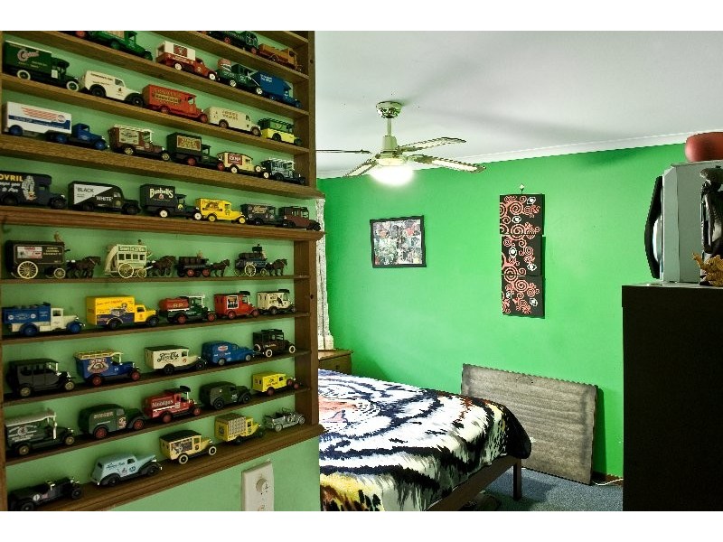 6 Lycoris Street, Crestmead QLD 4132