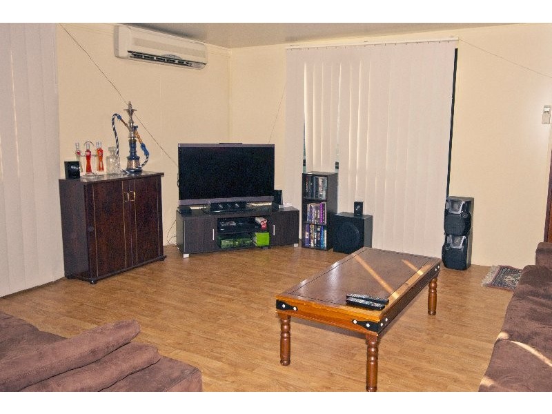 15 Dorsey St, Crestmead QLD 4132