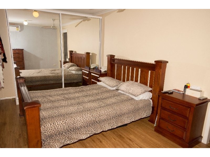 15 Dorsey St, Crestmead QLD 4132