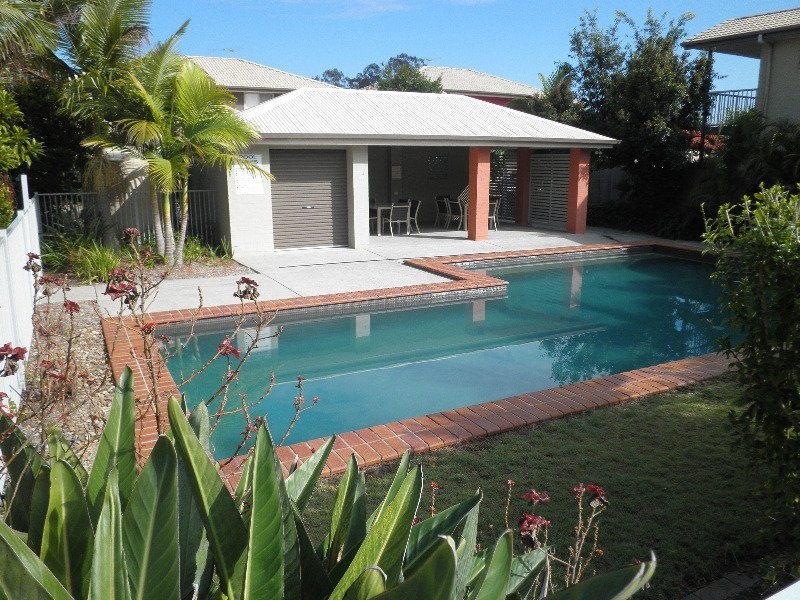 6 University Drive, Meadowbrook QLD 4131