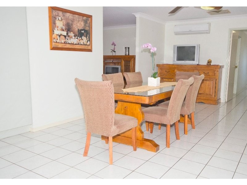 8 Perentie Street, Regents Park QLD 4118