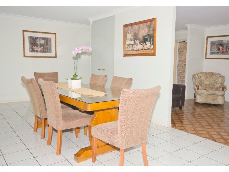 8 Perentie Street, Regents Park QLD 4118