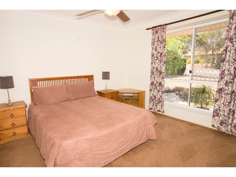 8 Perentie Street, Regents Park QLD 4118