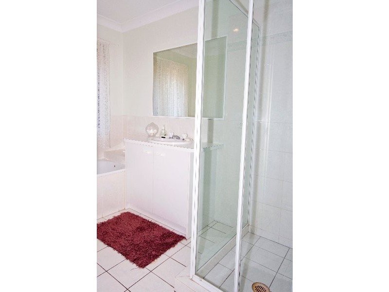 8 Perentie Street, Regents Park QLD 4118