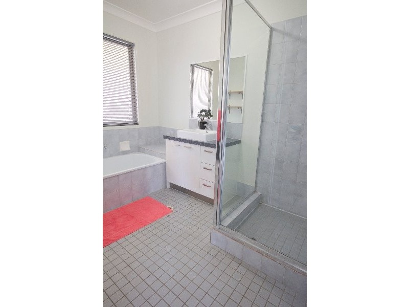 11 Lycoris Street, Crestmead QLD 4132