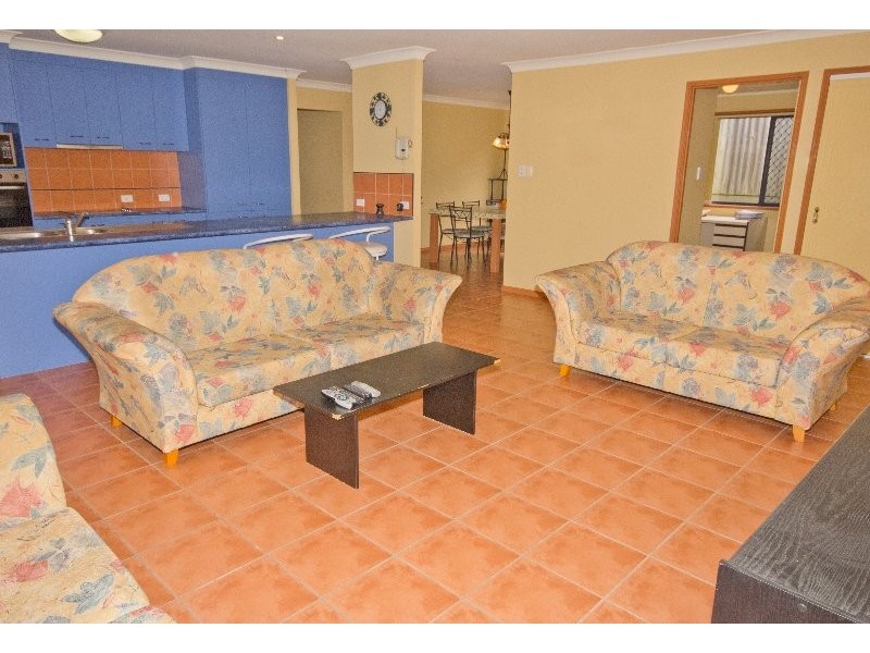 14 Standford Place, Regents Park QLD 4118