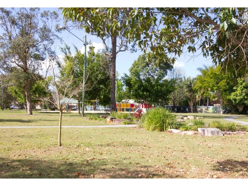 48 Bywater Street, Hillcrest QLD 4118
