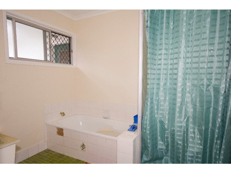 48 Bywater Street, Hillcrest QLD 4118