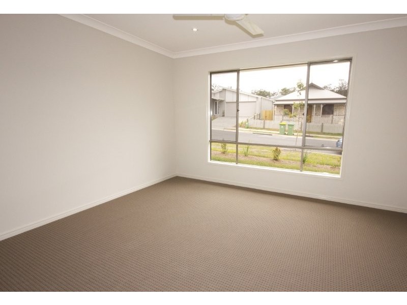 26 Grand Tce, Waterford QLD 4133