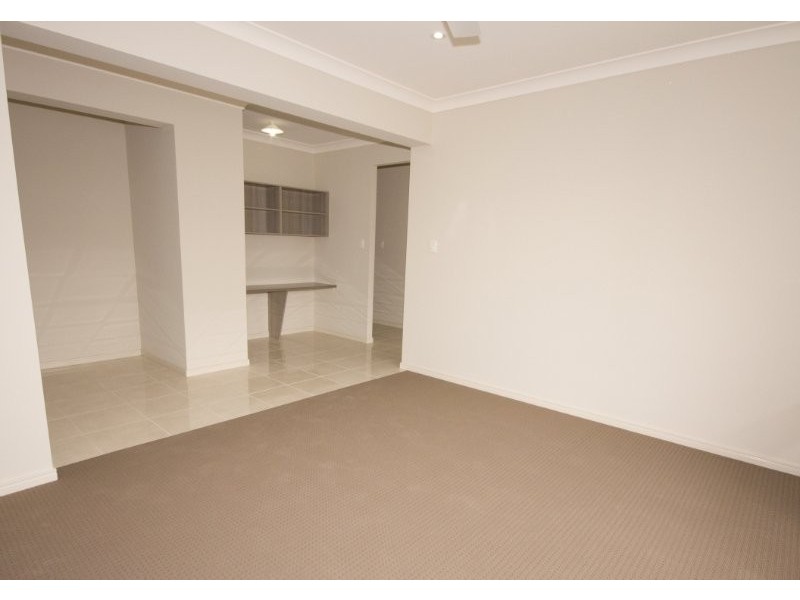 26 Grand Tce, Waterford QLD 4133