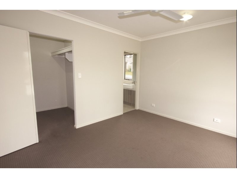 26 Grand Tce, Waterford QLD 4133
