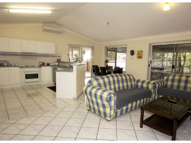 87 Redgum Drive, Regents Park QLD 4118