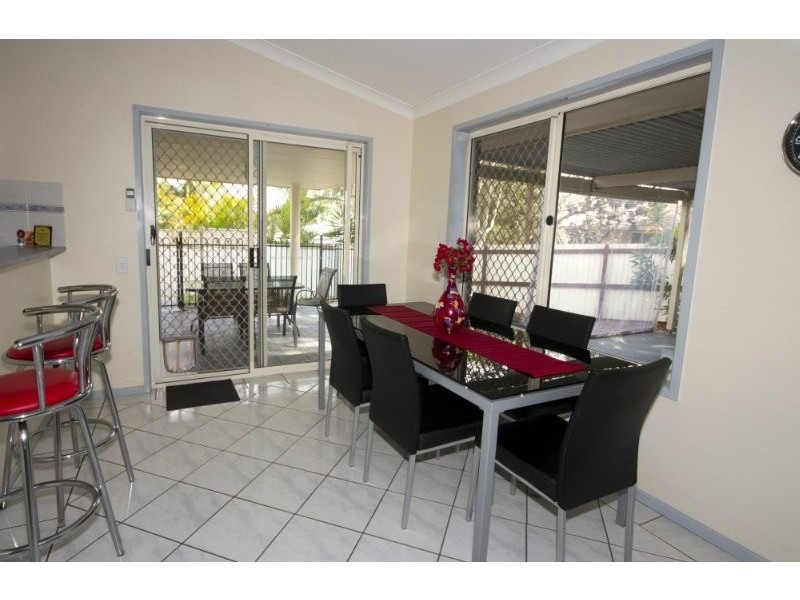 87 Redgum Drive, Regents Park QLD 4118