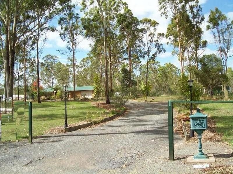 67 Gracelands Drive, North Maclean QLD 4280