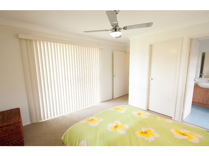 1 Lake Amaroo Court, Logan Reserve QLD 4133