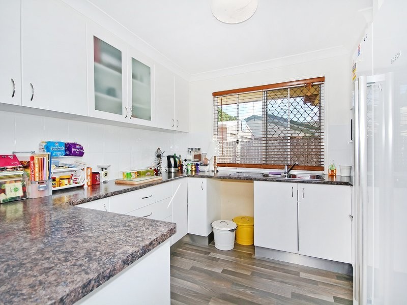 6 Riseborough Cst, Crestmead QLD 4132