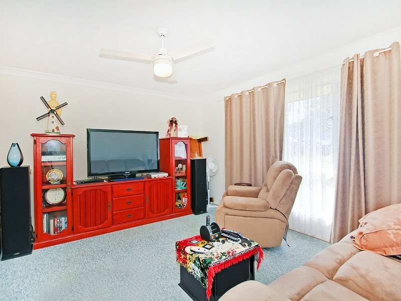 6 Riseborough Cst, Crestmead QLD 4132