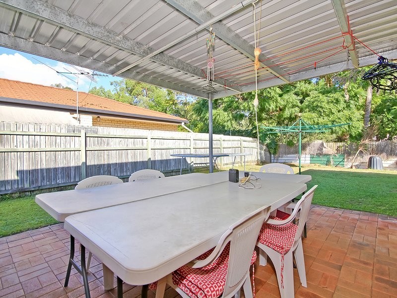 6 Riseborough Cst, Crestmead QLD 4132