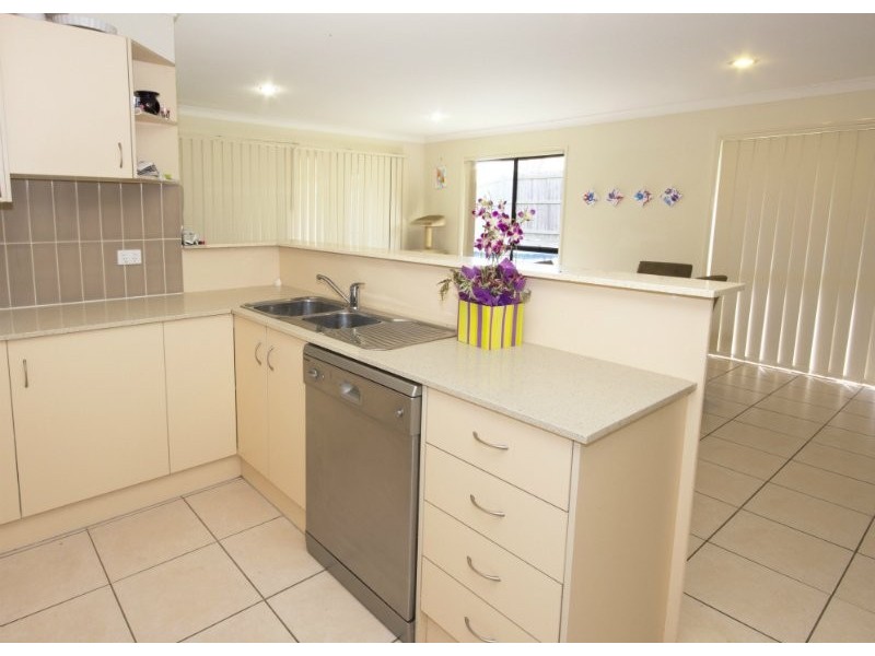 4 Chams St, Marsden QLD 4132