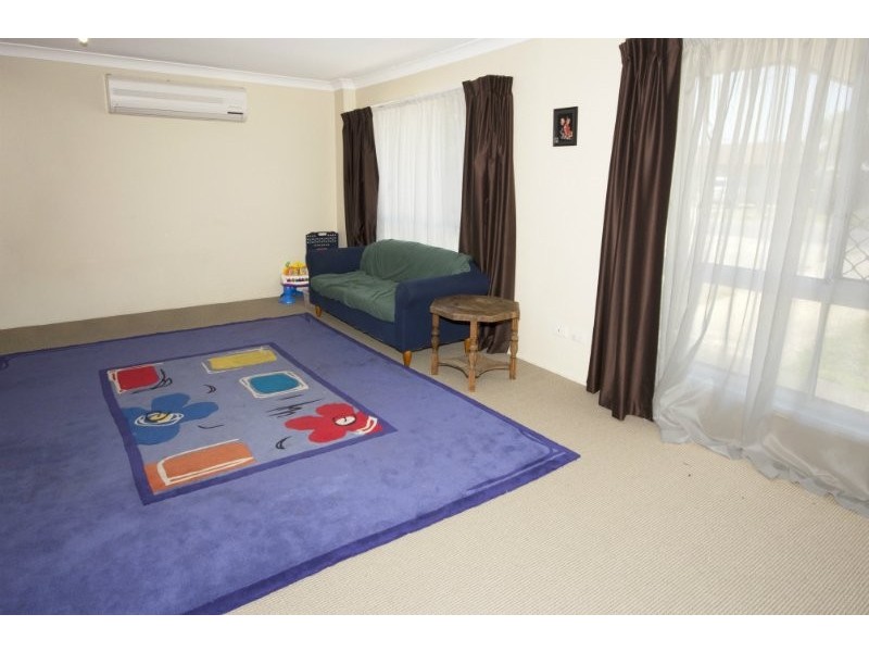 5 Parkside Drive, Crestmead QLD 4132