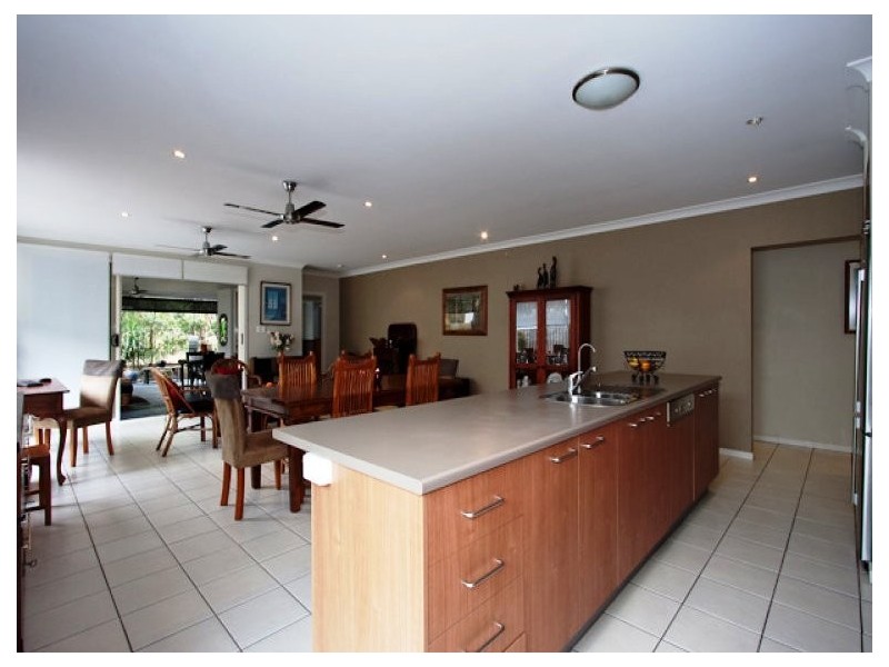 6 Nalbaugh Lane, Parkinson QLD 4115