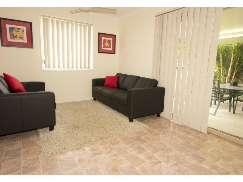 6 Rutyna Crescent, Crestmead QLD 4132