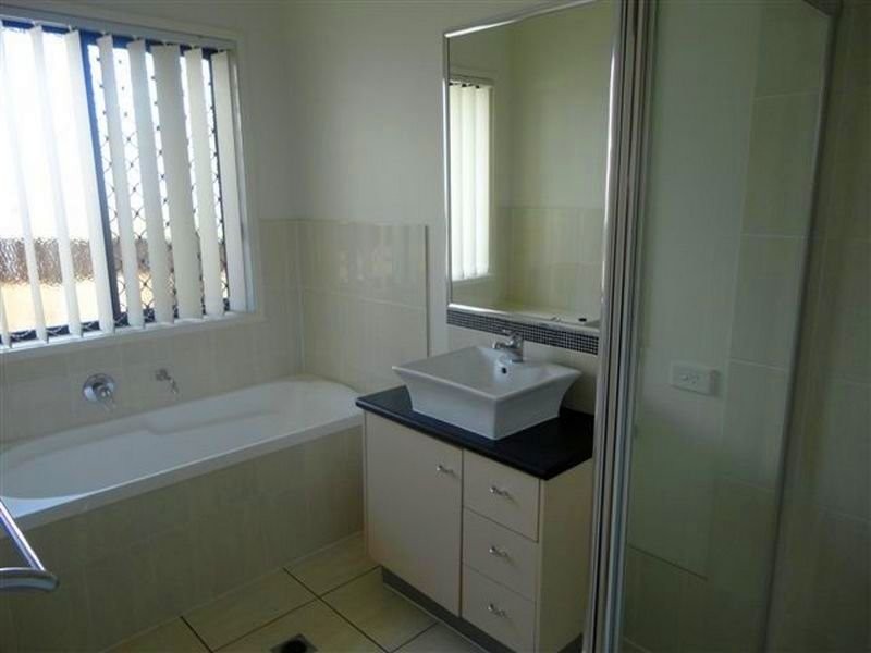 15 Mossman Parade, Waterford QLD 4133