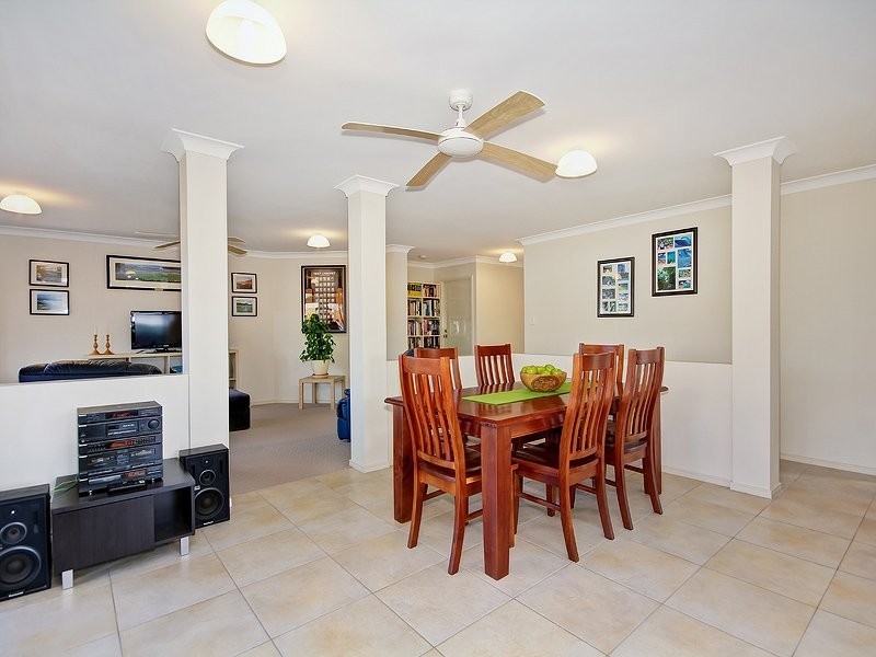 6 Ravensbourne Circuit, Waterford QLD 4133