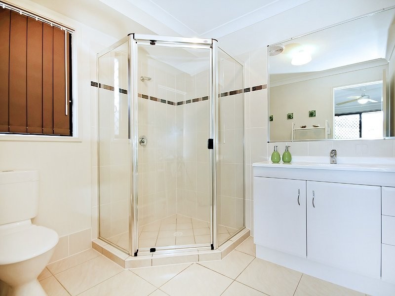 6 Ravensbourne Circuit, Waterford QLD 4133