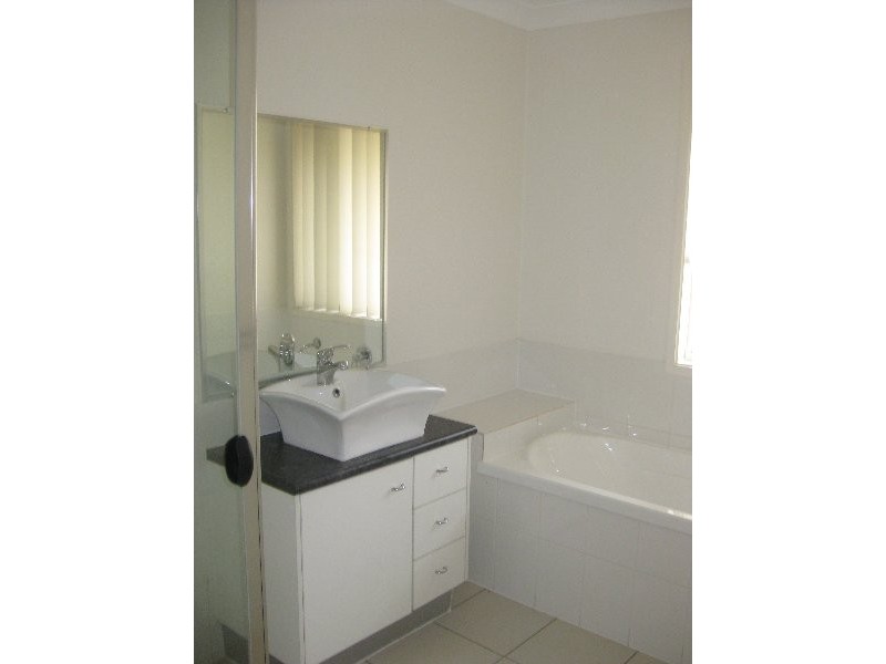 34 Ashmore Close, Marsden QLD 4132