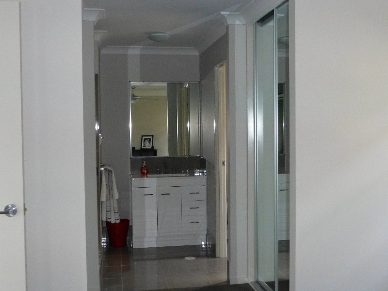 3 Ravensbourne Circuit, Waterford QLD 4133