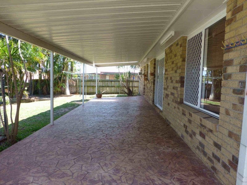 71 Bushland Dr, Regents Park QLD 4118