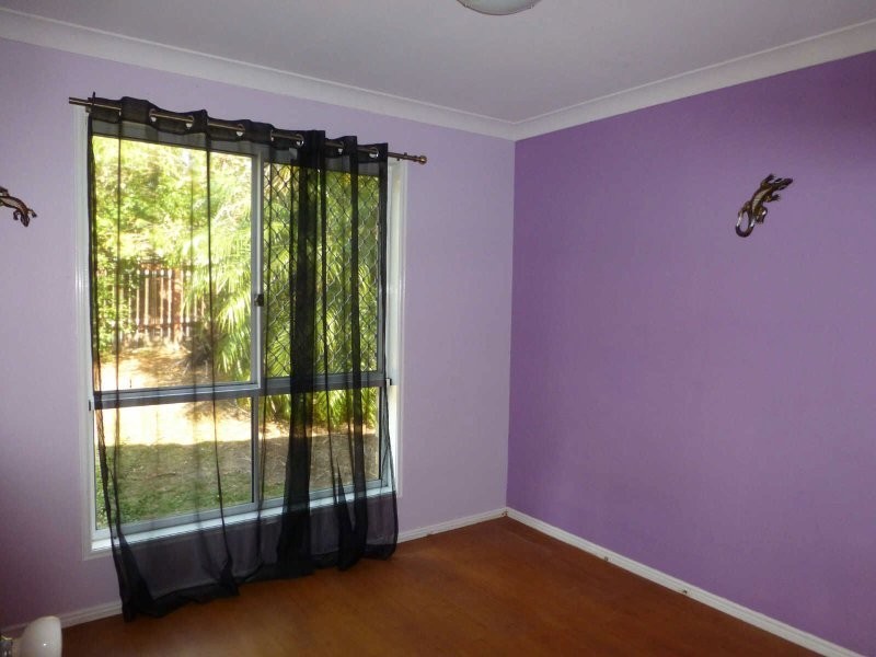 71 Bushland Dr, Regents Park QLD 4118