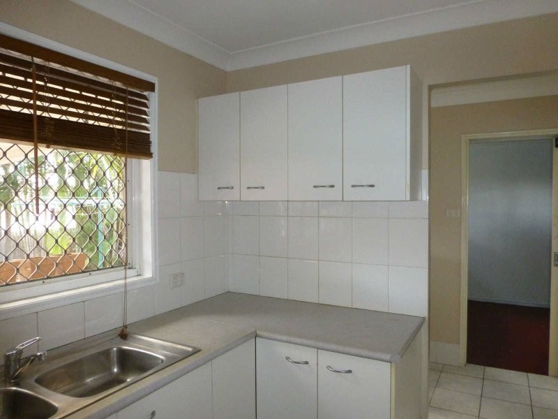 71 Bushland Dr, Regents Park QLD 4118