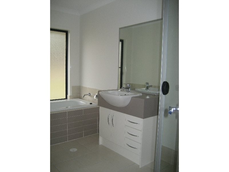 4 Airedale Court, Marsden QLD 4132