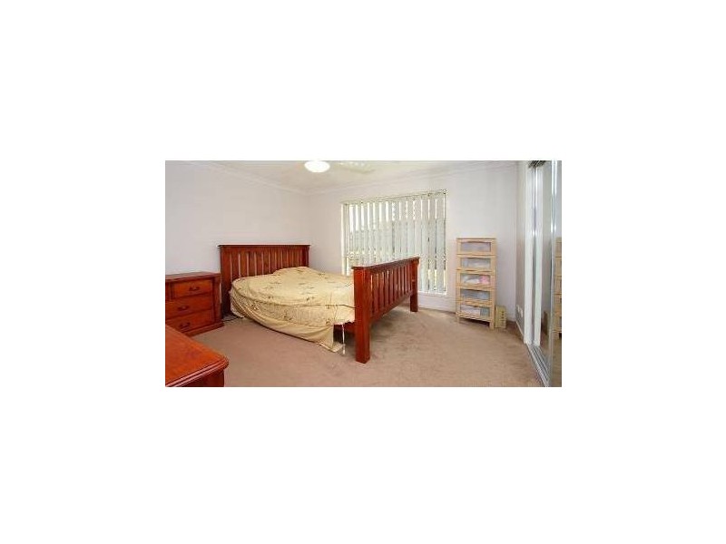 10 Sunrise Crescent, Regents Park QLD 4118