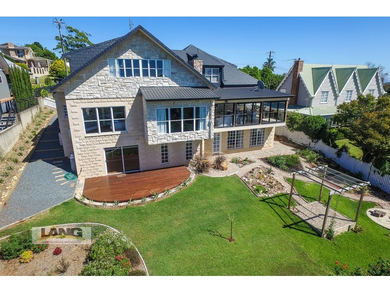 22 Paradise Drive, Tamborine Mountain QLD 4272